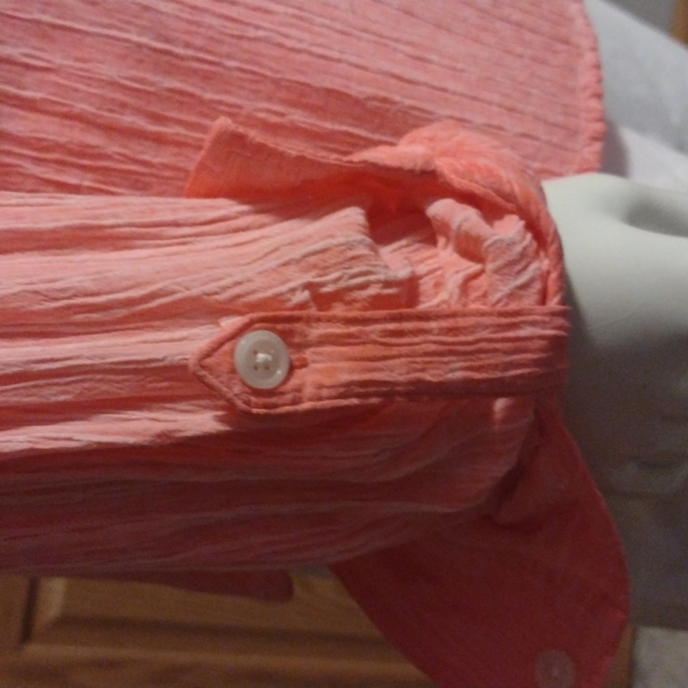 Maurices Large Coral/Salmon Button Down top. - Picture 6 of 7